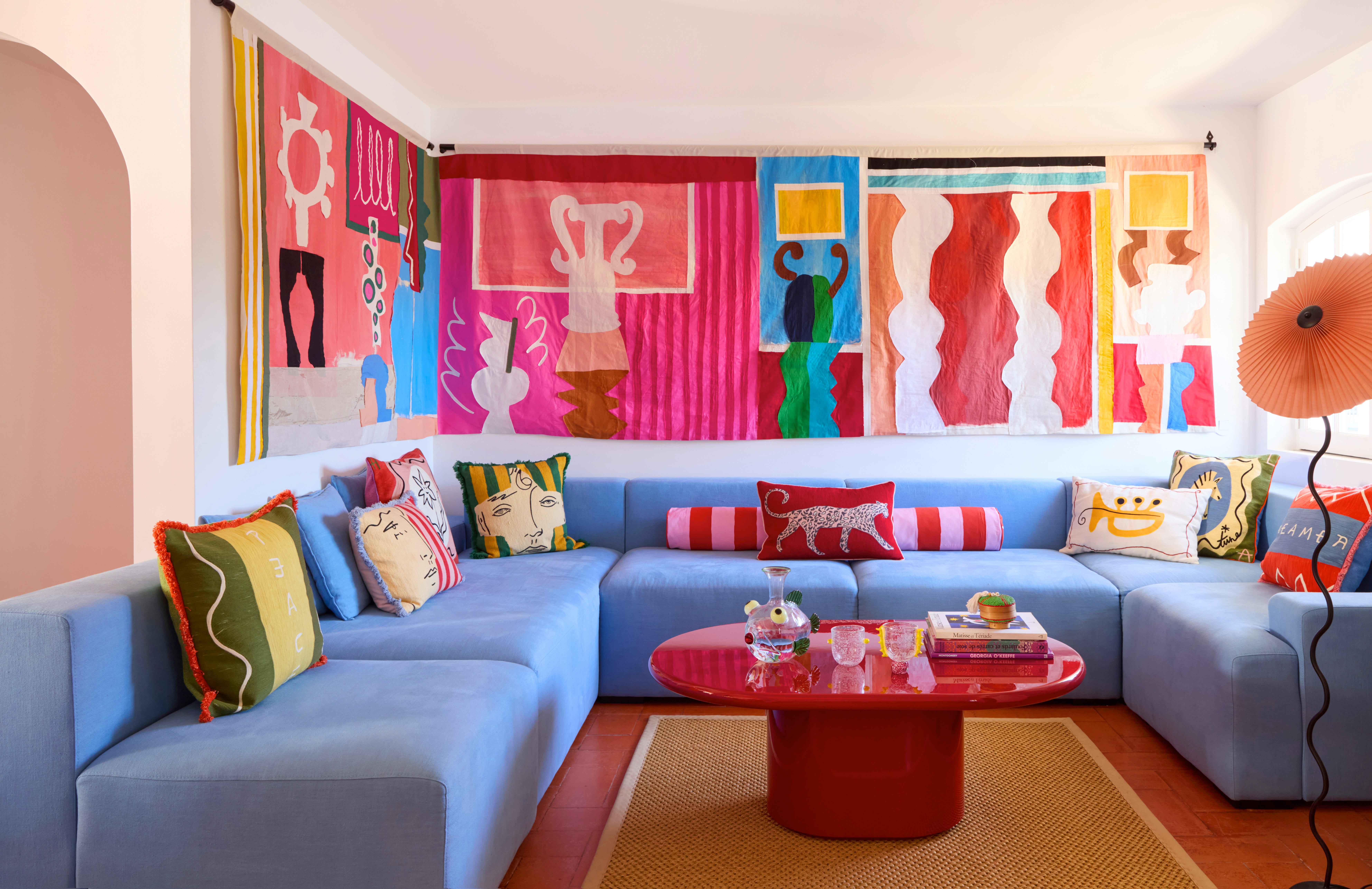 Яркий дом под Лиссабоном отражает творческий дух его владельца