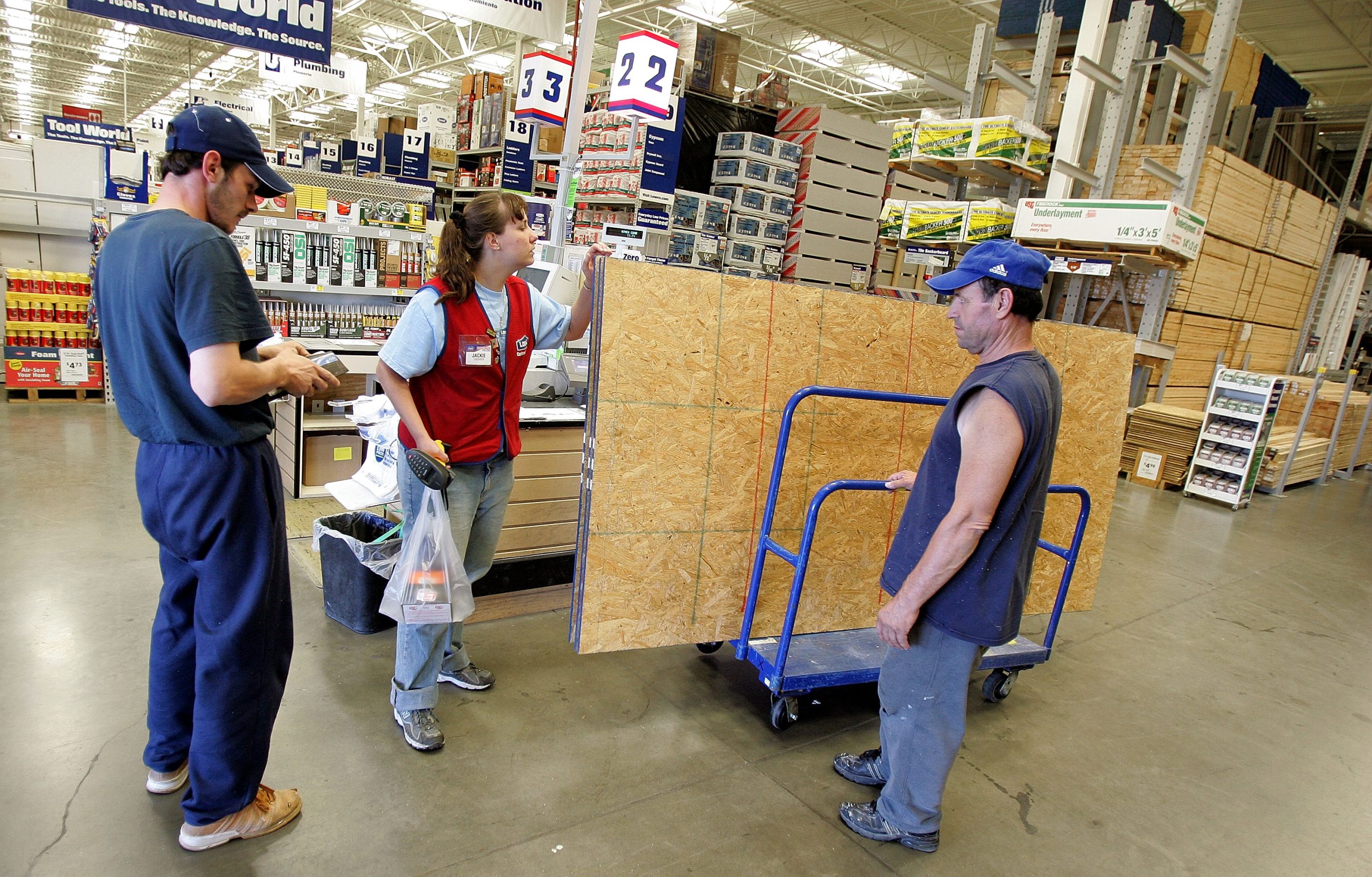 Генеральный директор Lowe's заявил, что ремесленные специальности позволяют получить шестизначный доход без четырёхлетней степени